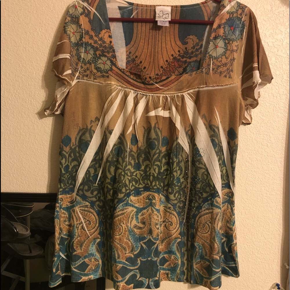 🌺Sale: 2/$16🌺Fashion Bug 18/20 Sublimination Tee